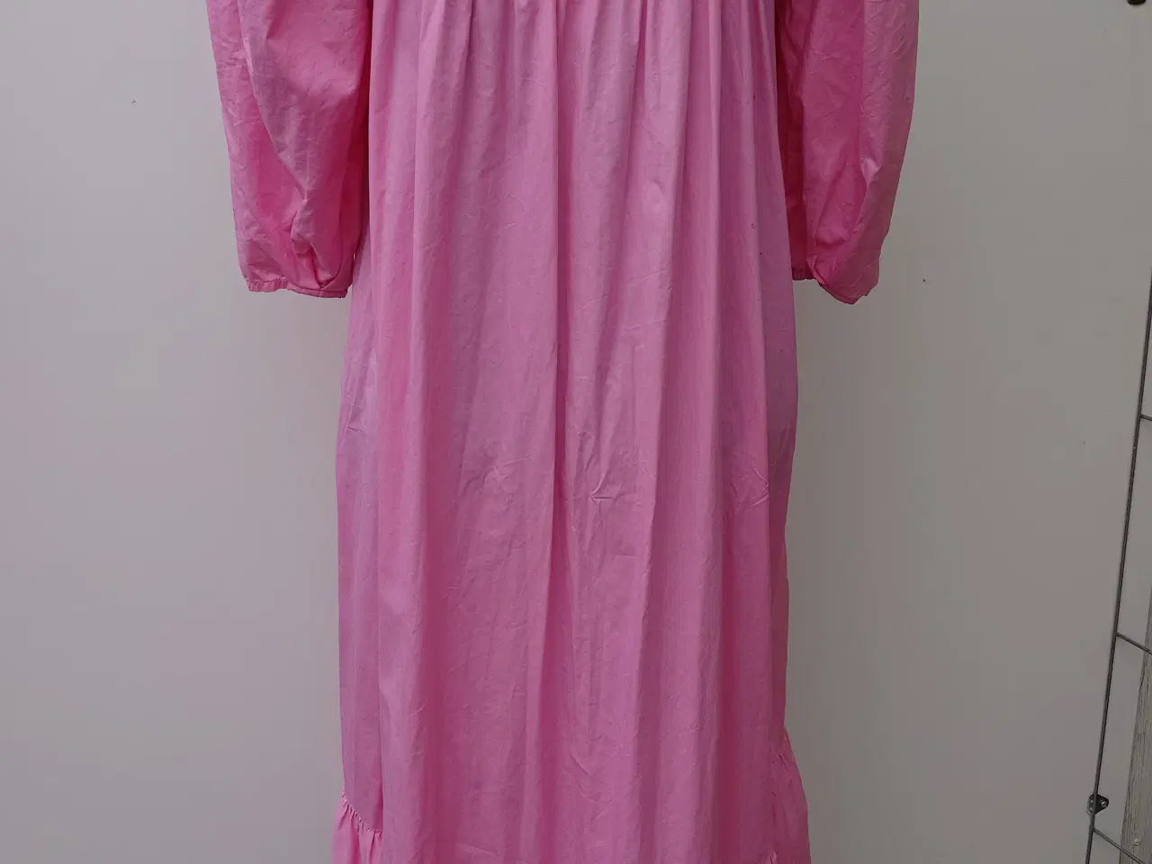 Billede 2 - Ny H&M maxi kjole str s (oversize)