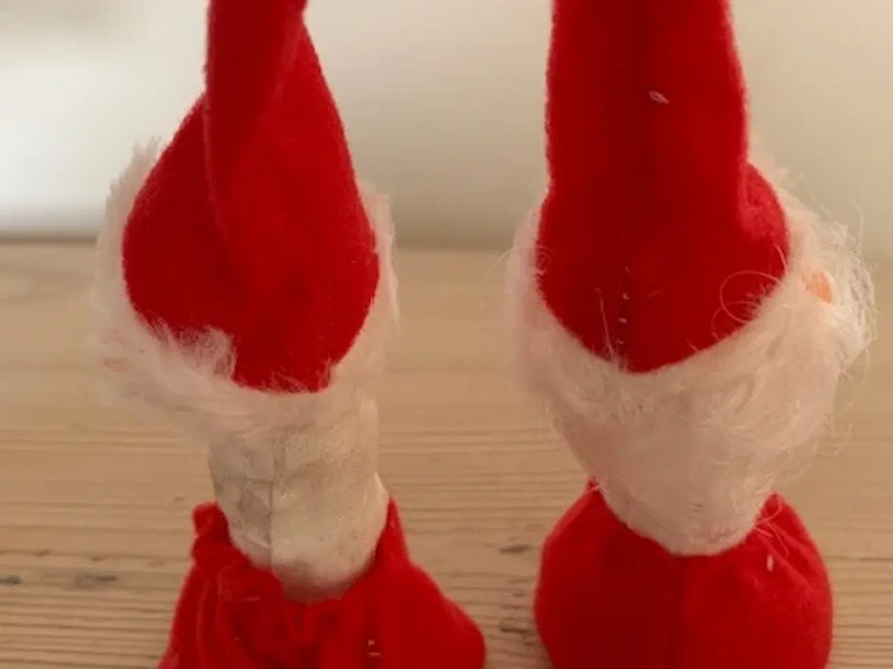 Billede 2 - 2 stk Daells Varehus nisser, H13 cm.