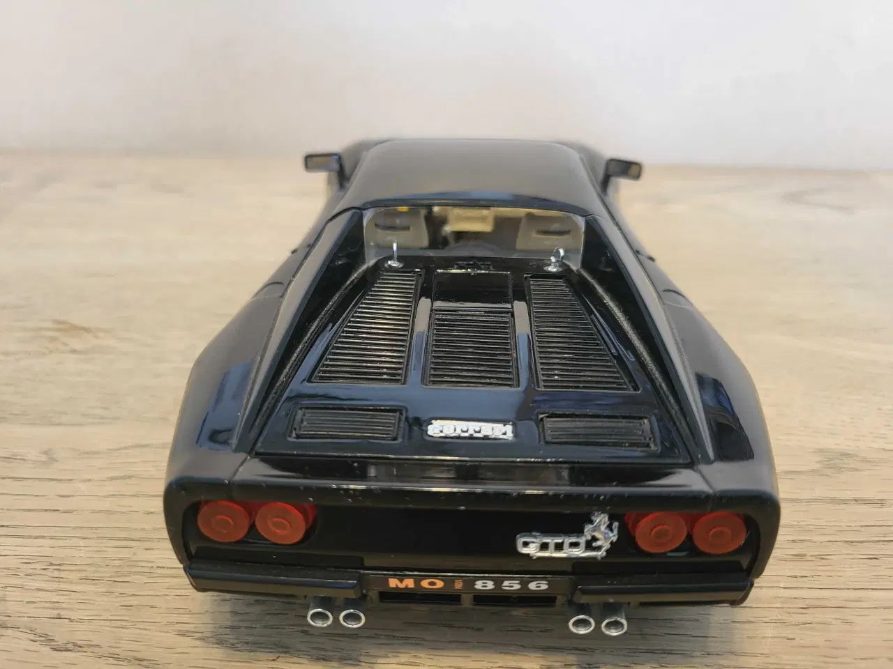 Billede 3 - Modelbil: FERRARI GTO 1984   Skala: 1/18