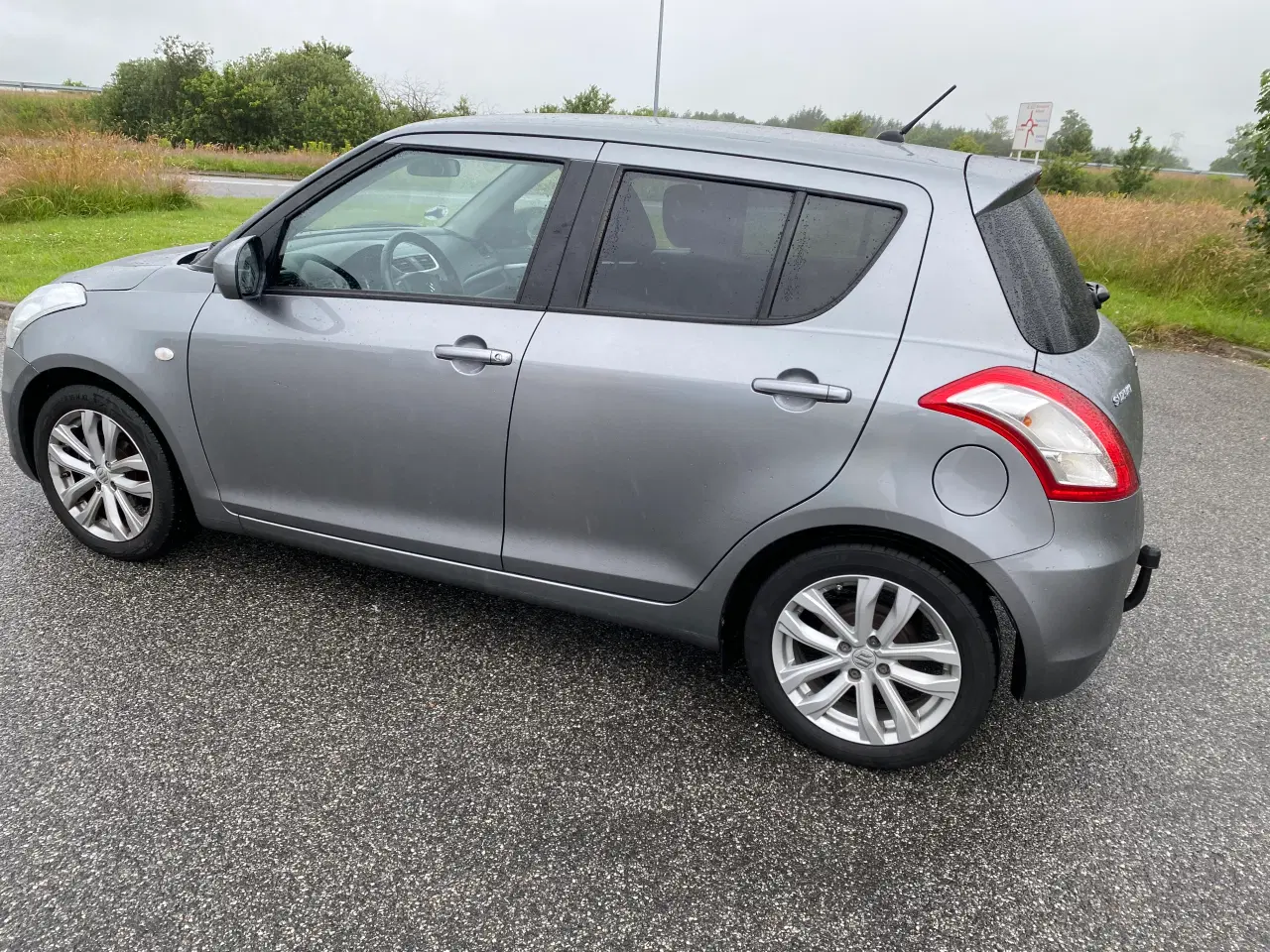 Billede 1 - Rigtig flot og velholdt Suzuki Swift! Nys 2/7-24