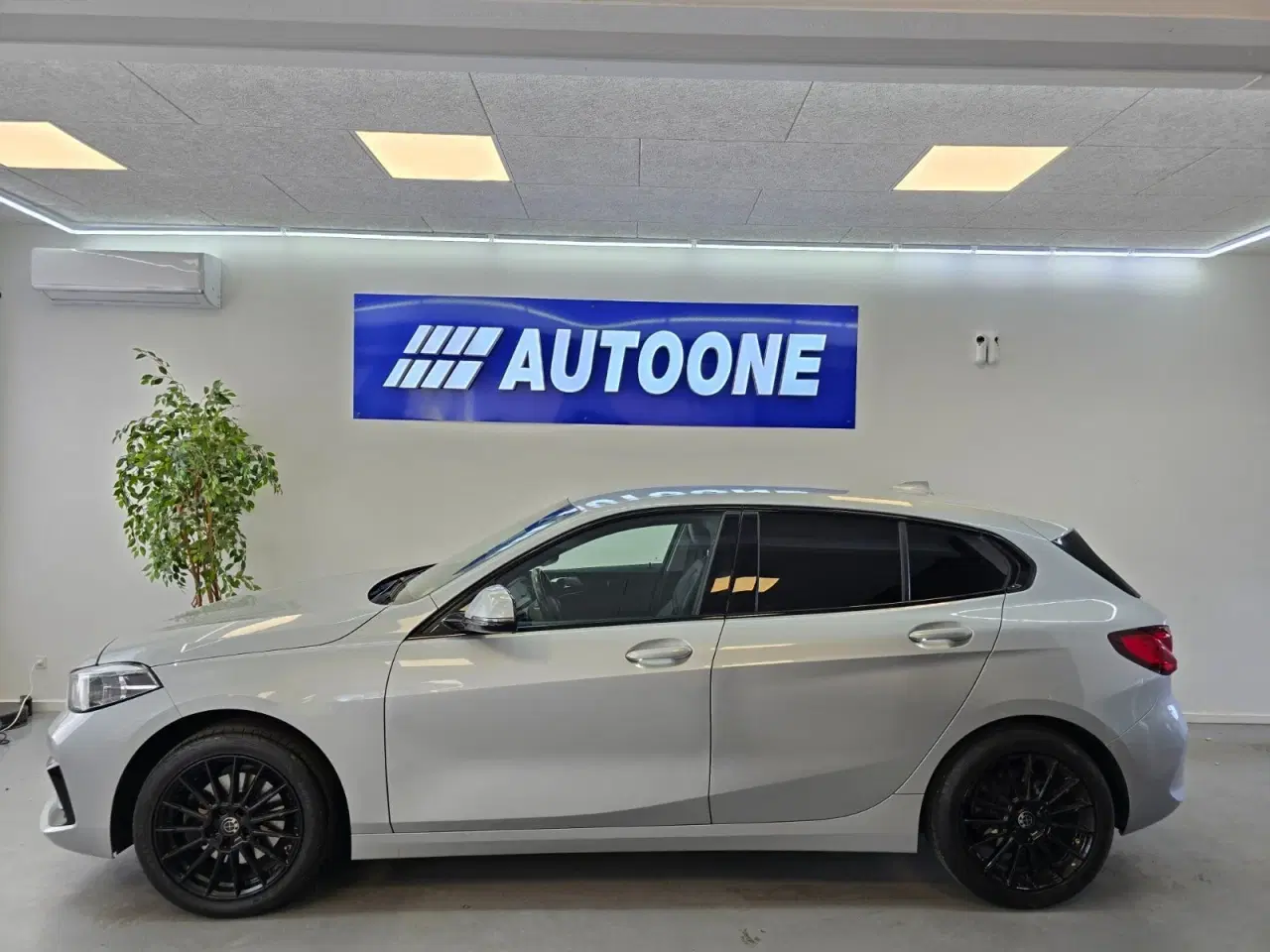 Billede 2 - BMW 118i 1,5 Sport Line aut.