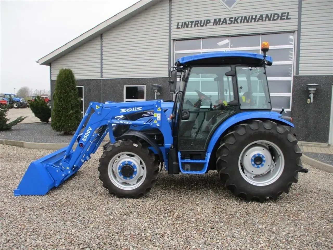 Billede 16 - Solis 60 Fabriksny traktor med 2 års garanti, lukket kabine med klima anlæg, og fuldhydraulisk frontlæsser