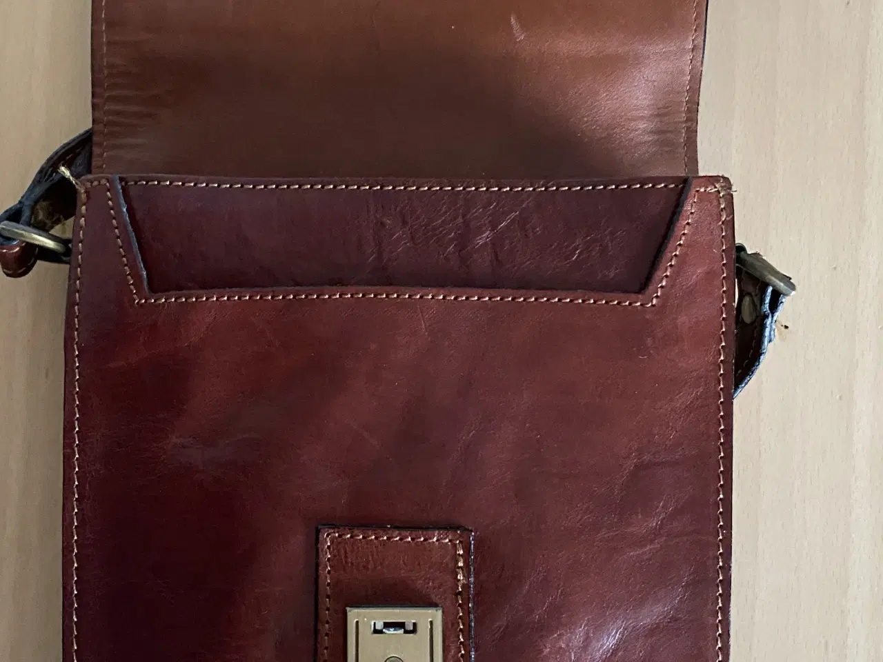 Billede 8 -  Brun vintage skuldertaske 