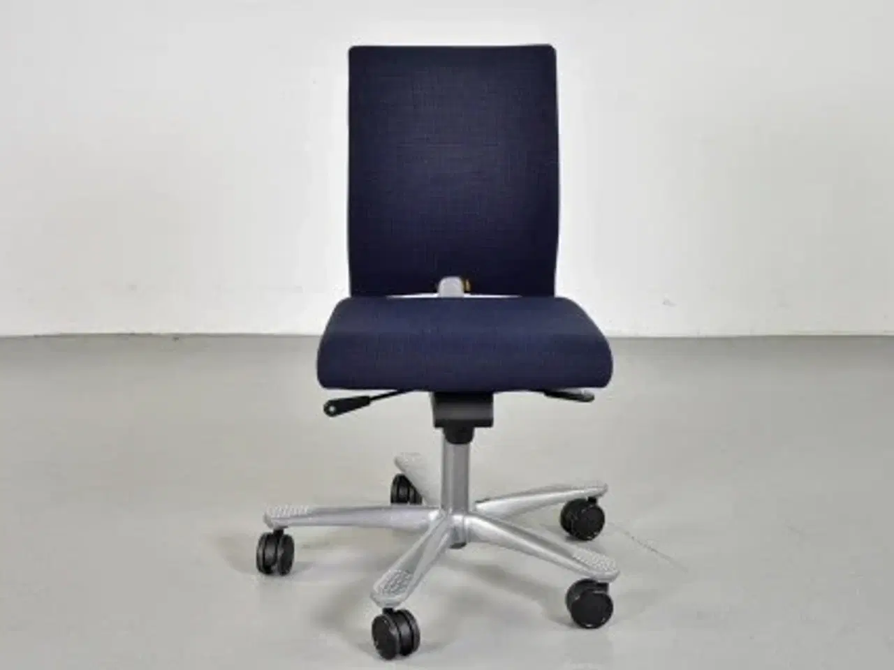 Billede 1 - Häg h04 kontorstol med sort/blå polster og alugråt stel