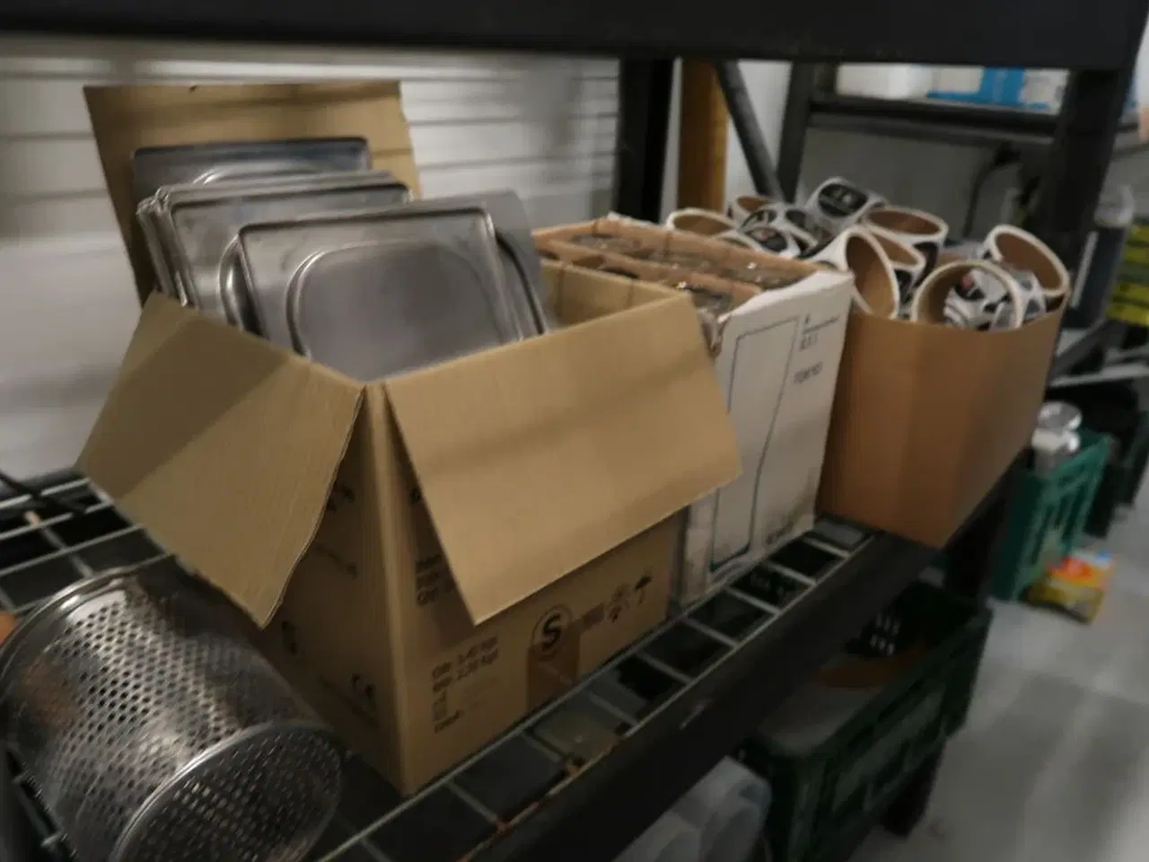 Billede 4 - Tøm hylde