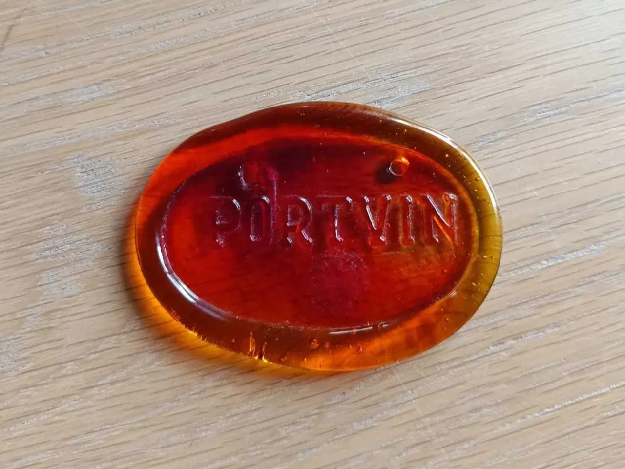 Billede 3 - Portvins emblem/skilt i glas