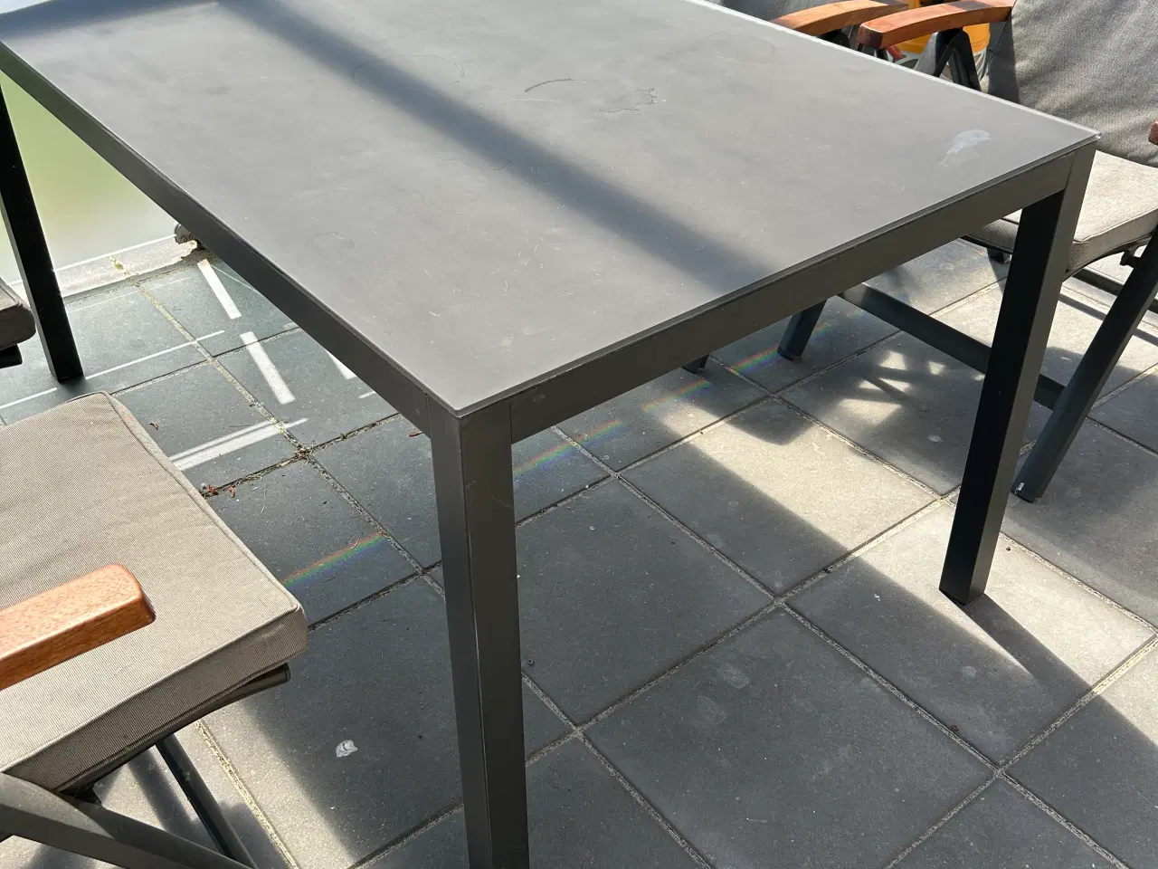 Billede 2 - Havebord kan afhentes gratis