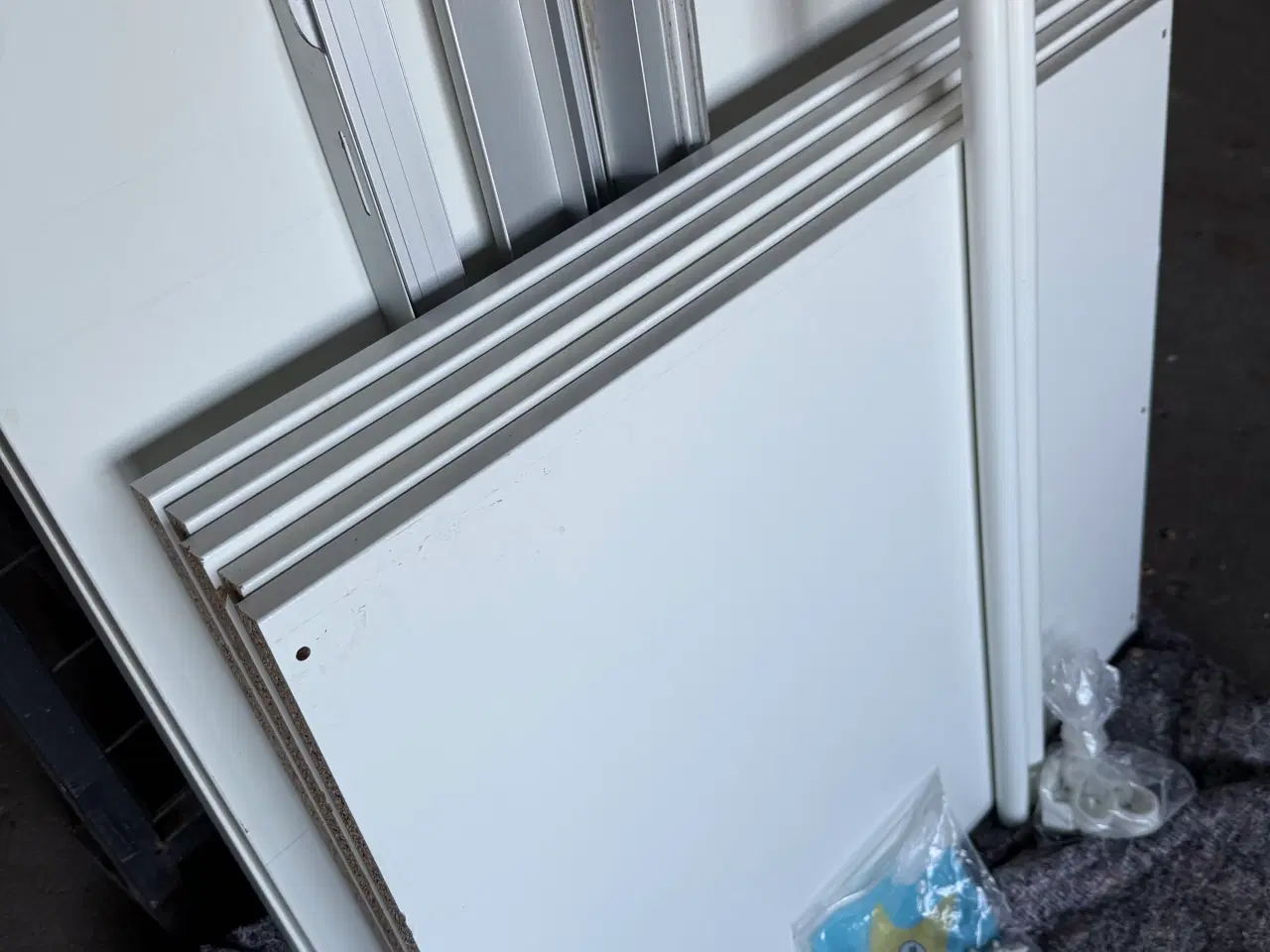 Billede 10 - IKEA PAX 75x201cm stænger, hylder & skydedørspar.