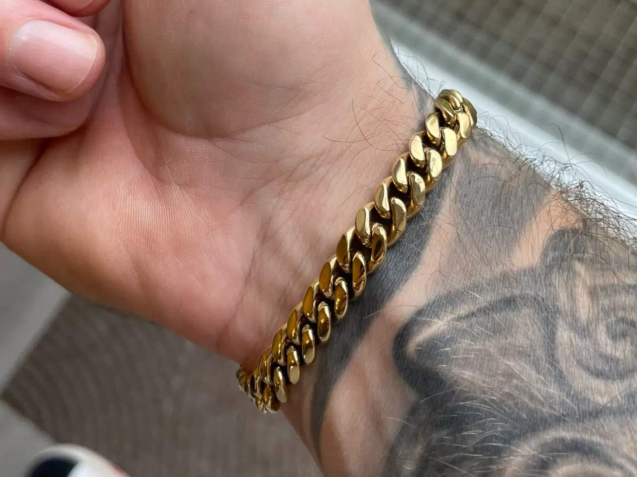 Billede 3 - 8mm goldfilled pansersæt med sten i låsen 