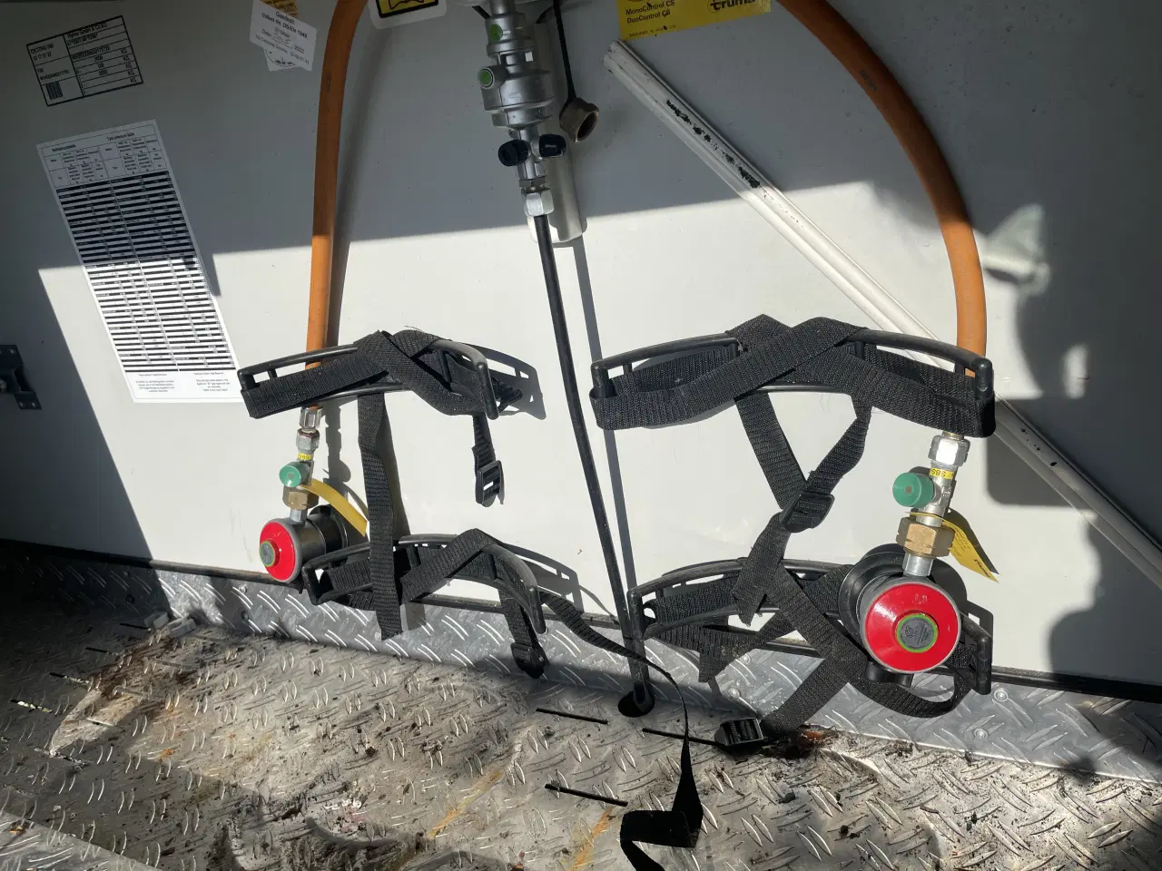 Billede 3 - Campingvogn med køjer, fortelt og meget udstyr 