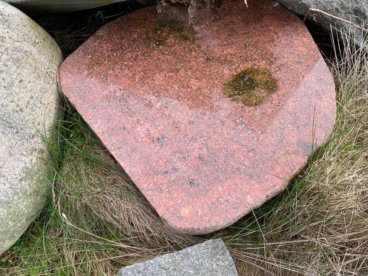 Billede 3 - Granitsten bortgives