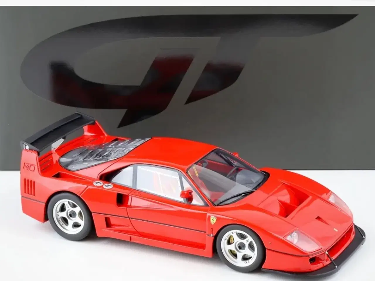 Billede 2 - 1:18 Ferrari F40 1989