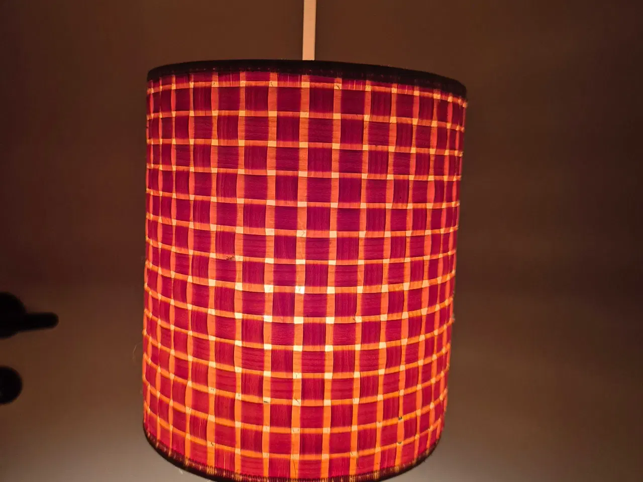 Billede 1 - Sød retrolampe i flet med det hyggeligste lys