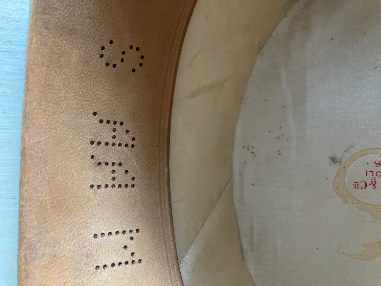 Billede 3 - Bowlerhat fra 1923 og emblemer