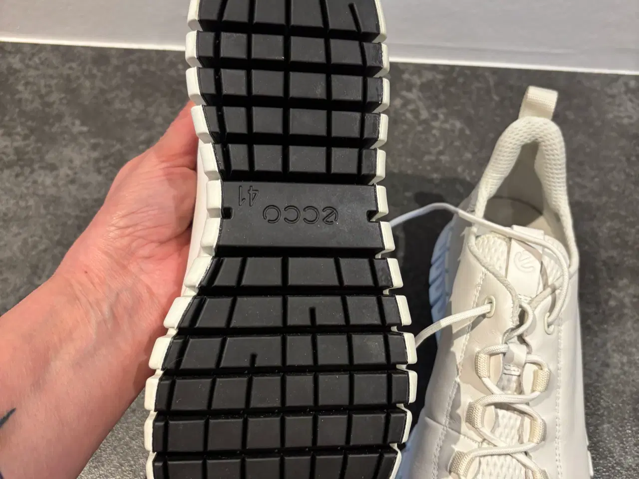 Billede 6 - Hvide sneakers - helt nye