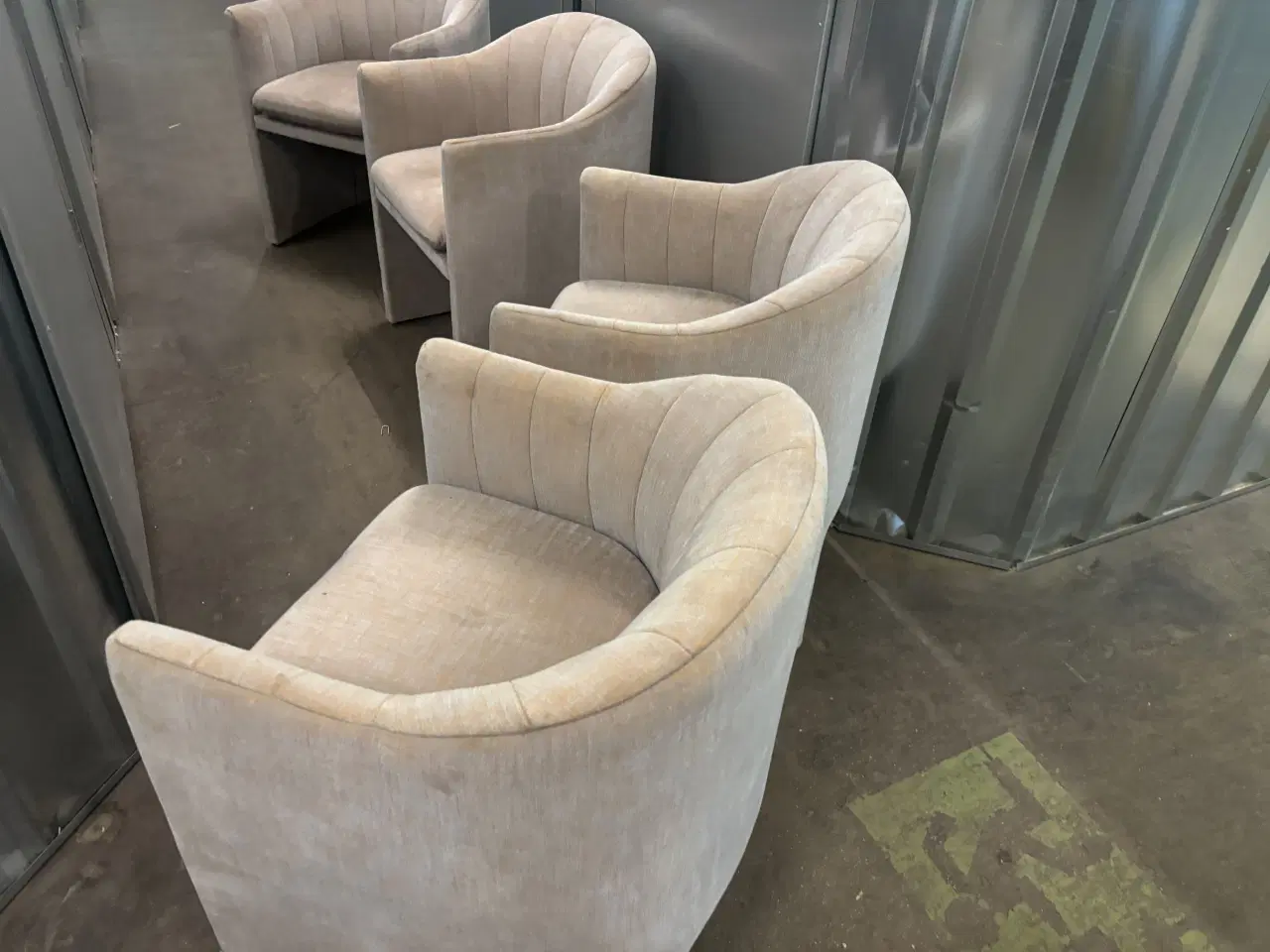 Billede 1 - 4 pæne og  stilrene spisestole