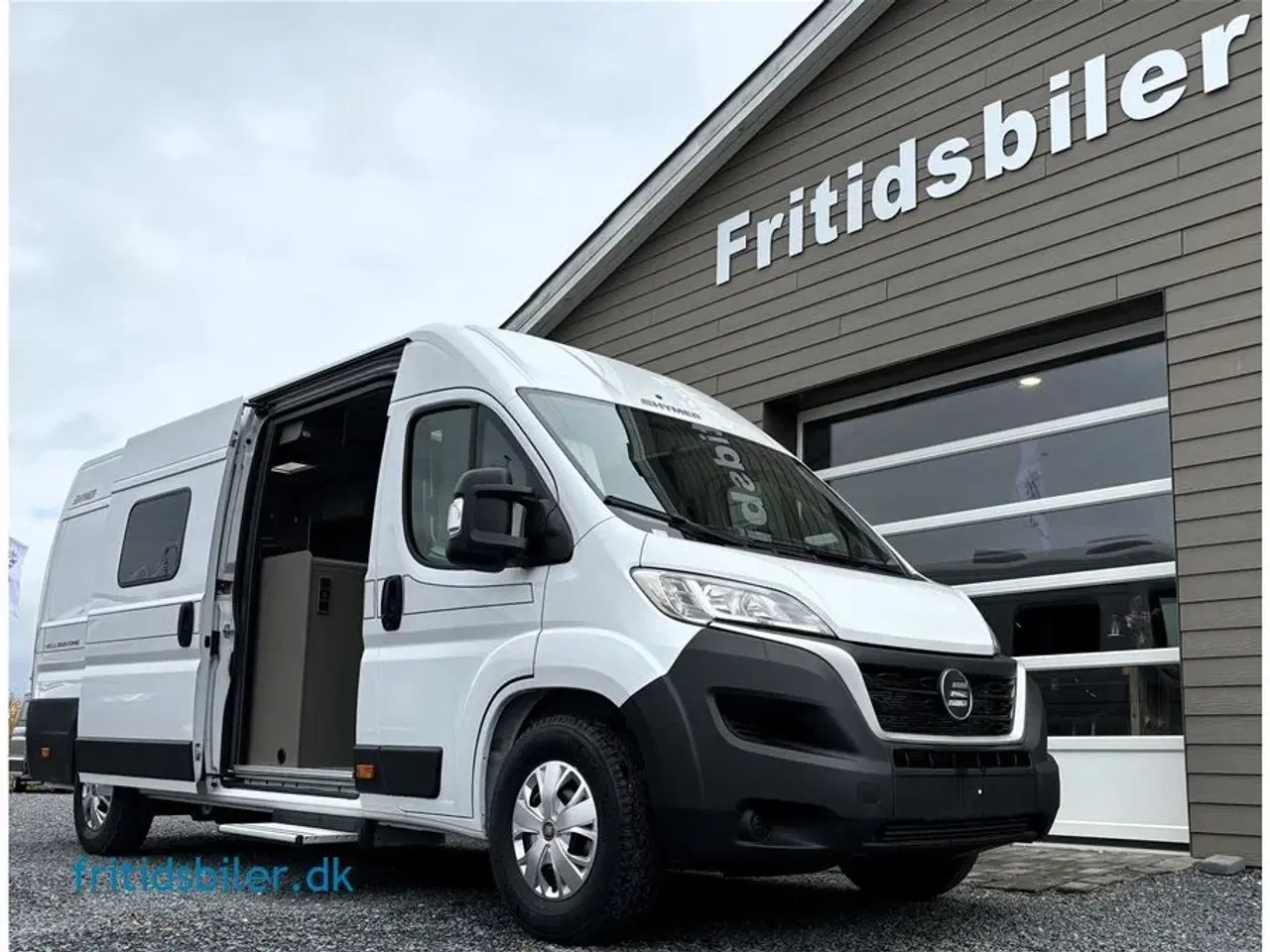 Billede 1 - 2024 - Hymer Yellowstone 140 Hk   Hymer Yellowstone 140 Hk en flot og pæn campervan med langsgående senge på næsten 200 cm