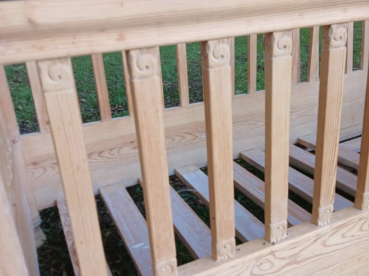 Billede 6 - Antik udtræks børneseng fra omkring år 1900