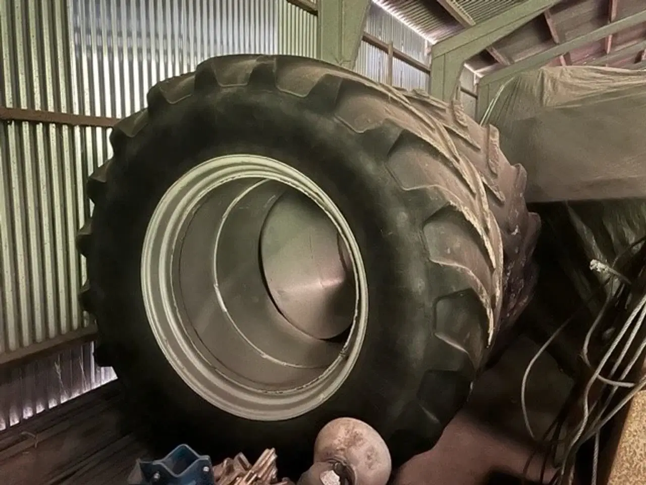 Billede 1 - - - - 710/70 R42 XM 28