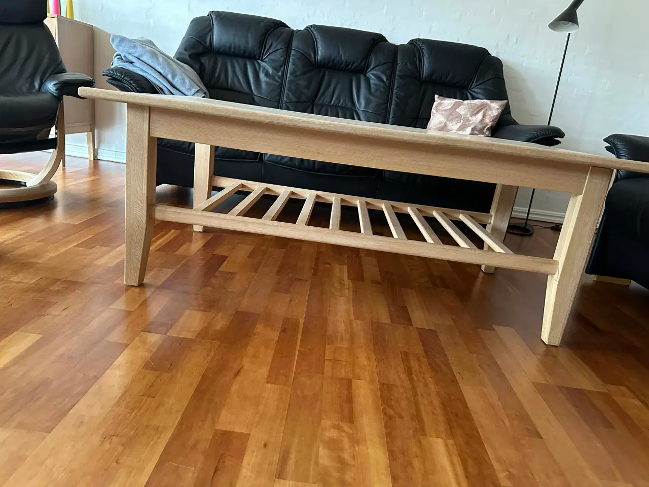 Billede 3 - Flot sofabord i eg sælges