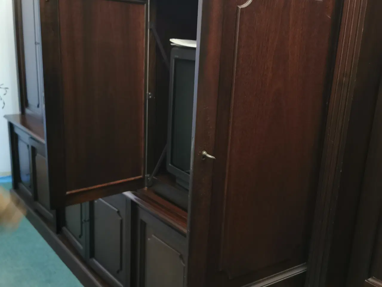 Billede 2 - Gamle og meget smukt møbel 