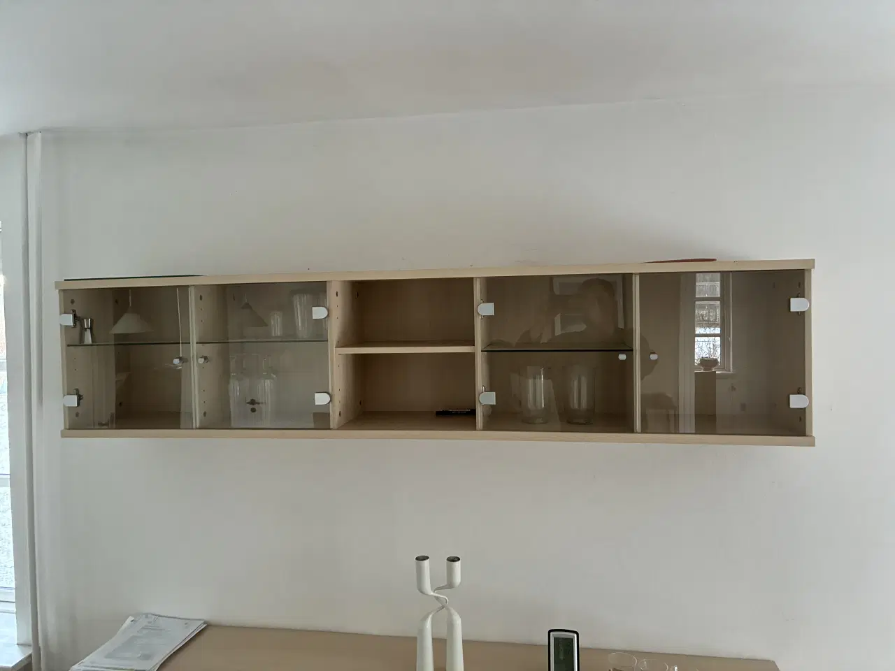 Billede 2 - Skænk og overskab med glaslåger