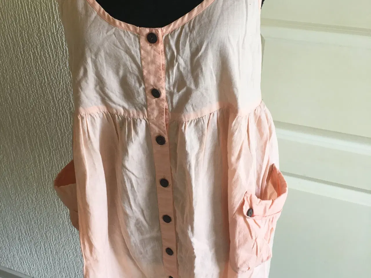 Billede 2 - Helt ny Just Female top ferskenfarvet str. 36