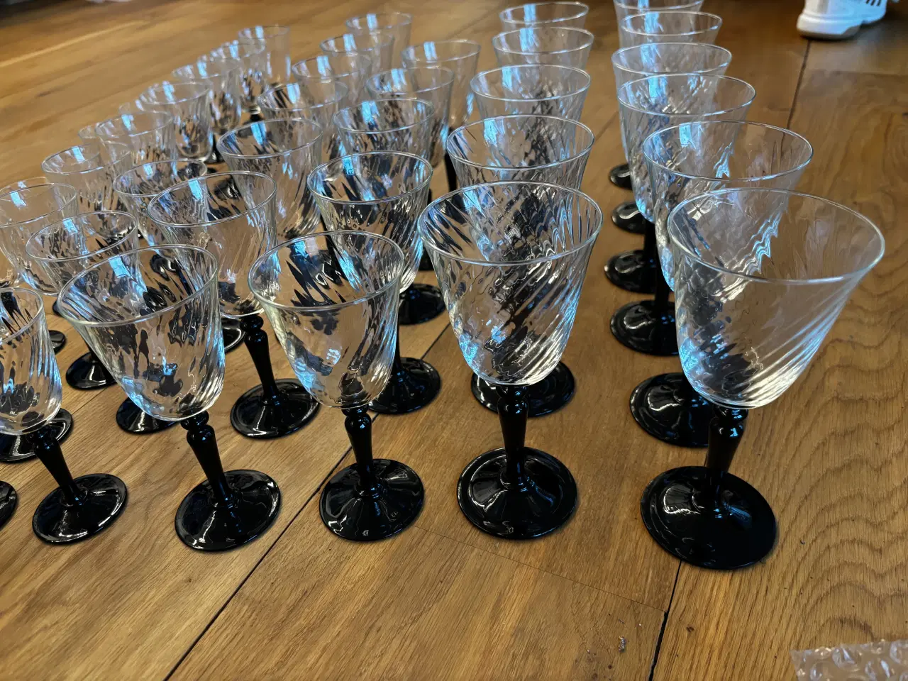 Billede 1 - 47 vinglas (rød, hvid, port og snaps)