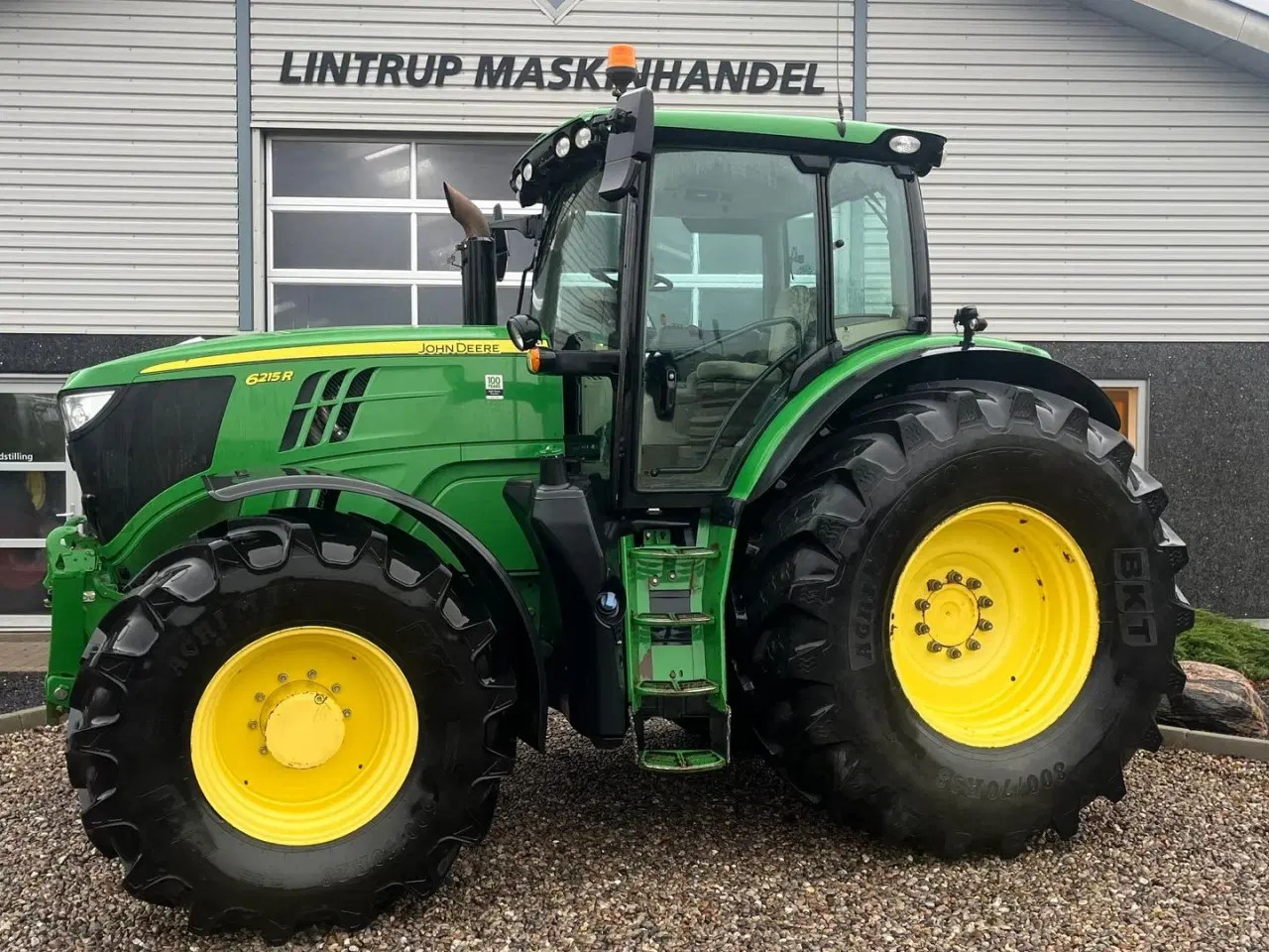 Billede 1 - John Deere 6215R Med frontlift 50KMT