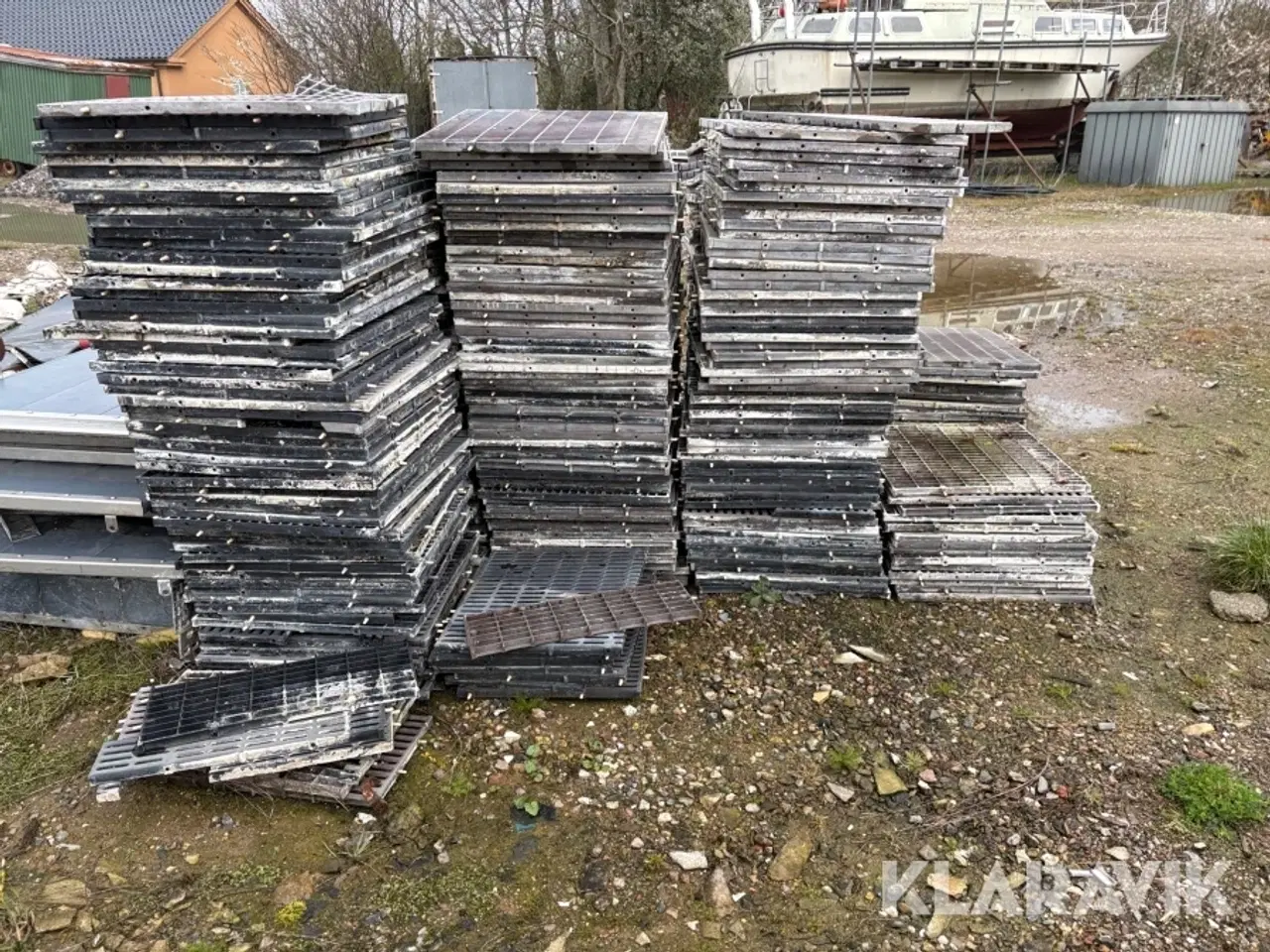 Billede 2 - Plastriste til svinestald, ca 1000 styk