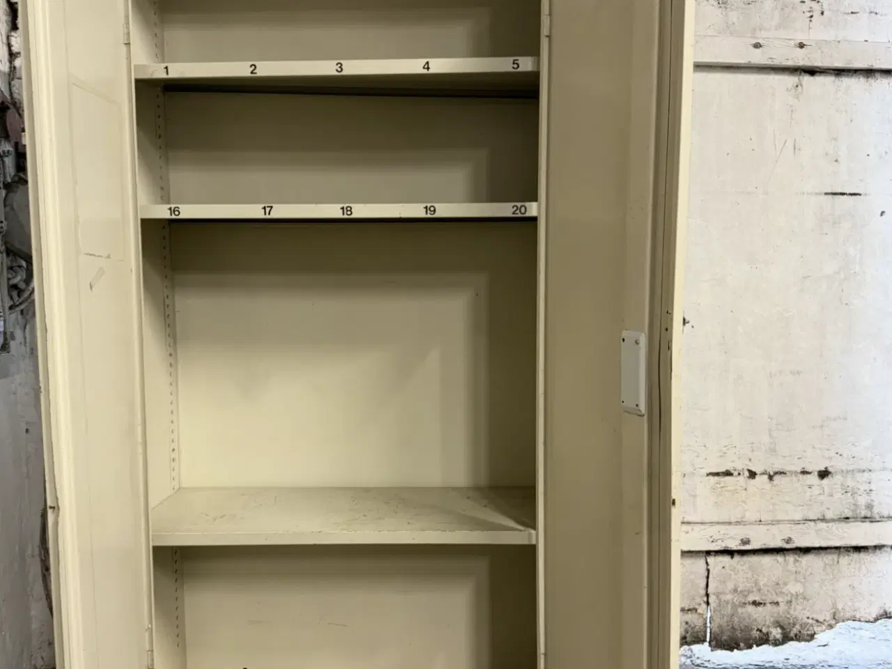 Billede 1 - Stålskab 