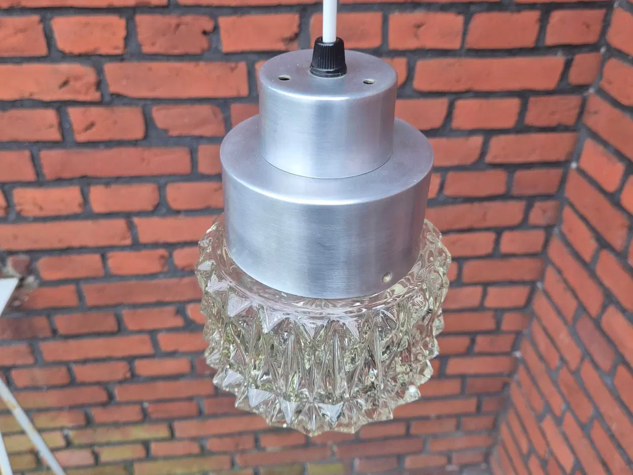 Billede 2 - Sød retrolampe i alu og glas