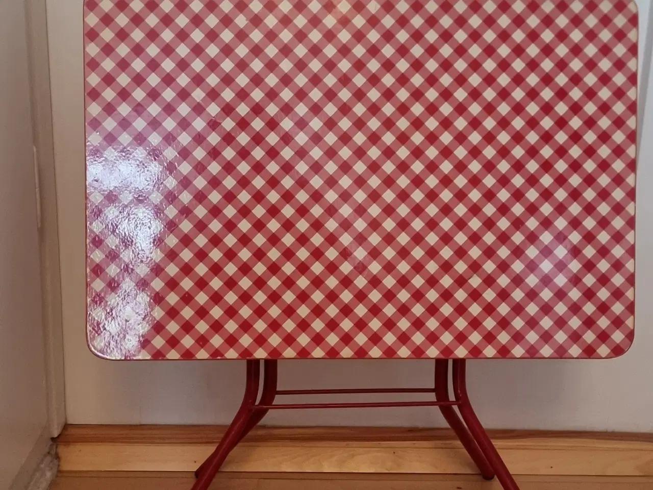 Billede 4 - Legebord/børnebord