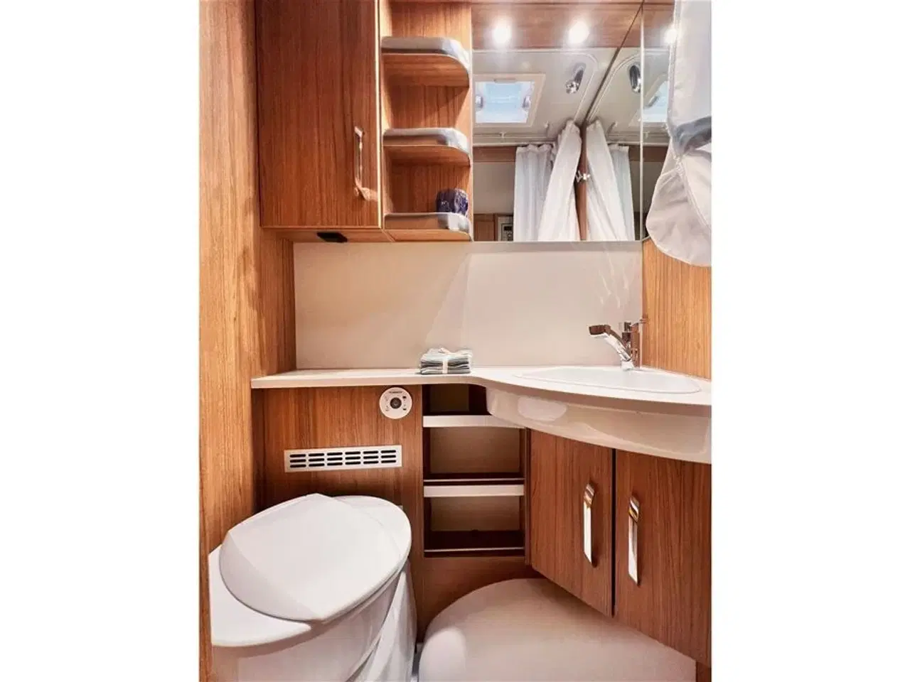 Billede 8 - 2023 - Knaus Scandinavian Selection 590 UK   Knaus Südwind Scandinavian Selection 590 UK  Alde Centralvarme