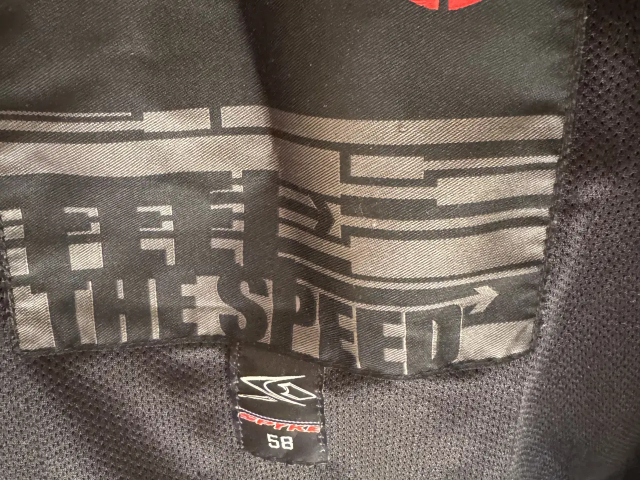 Billede 4 - Mc læder dragt str 58 brugt 1 gang helt som ny