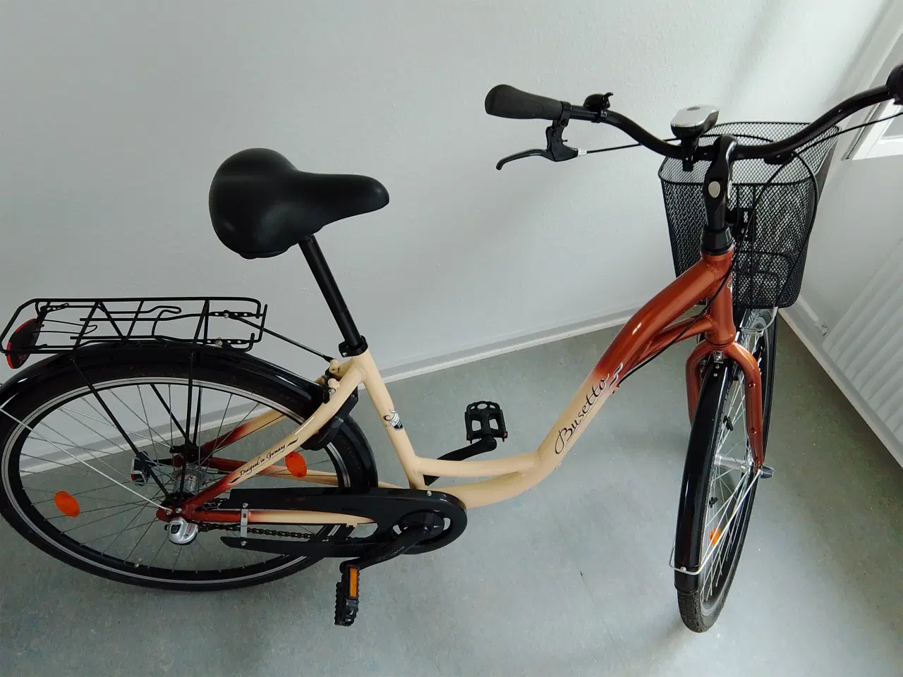 Billede 2 - Busetto Damecykel med kurv 28"