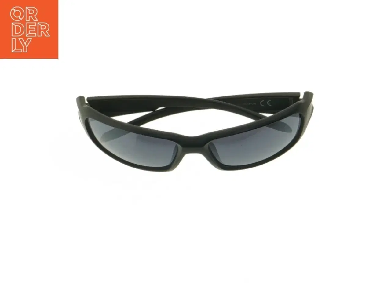 Billede 1 - Sort solbriller (str. 15 cm)