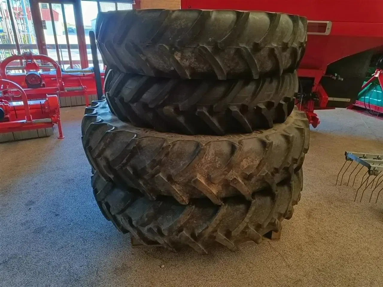 Billede 1 - Continental 380/85R46 + 340/85R36