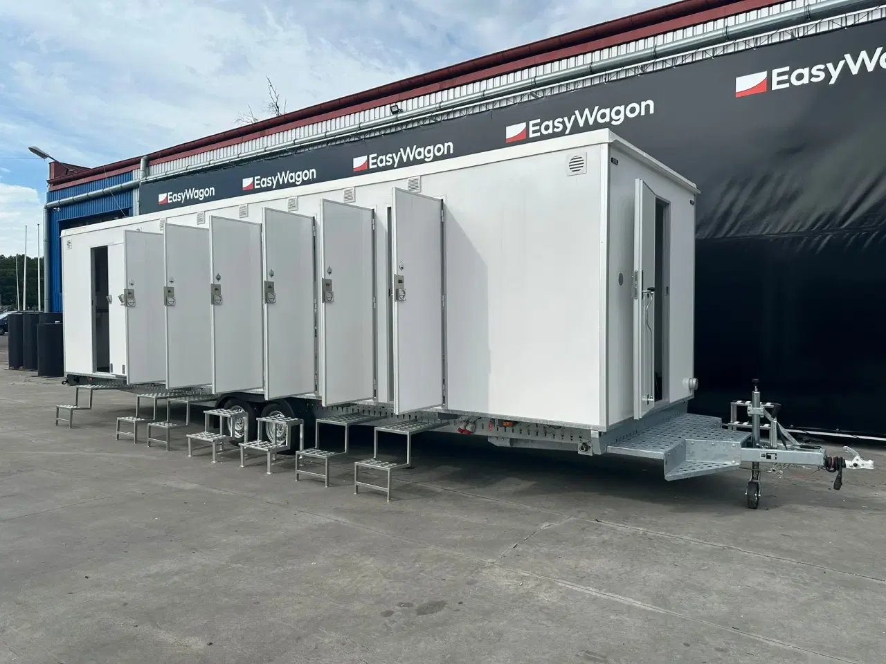 Billede 4 - Type 900: Toilet & Badvogn med 6 bad og 5 urinaler