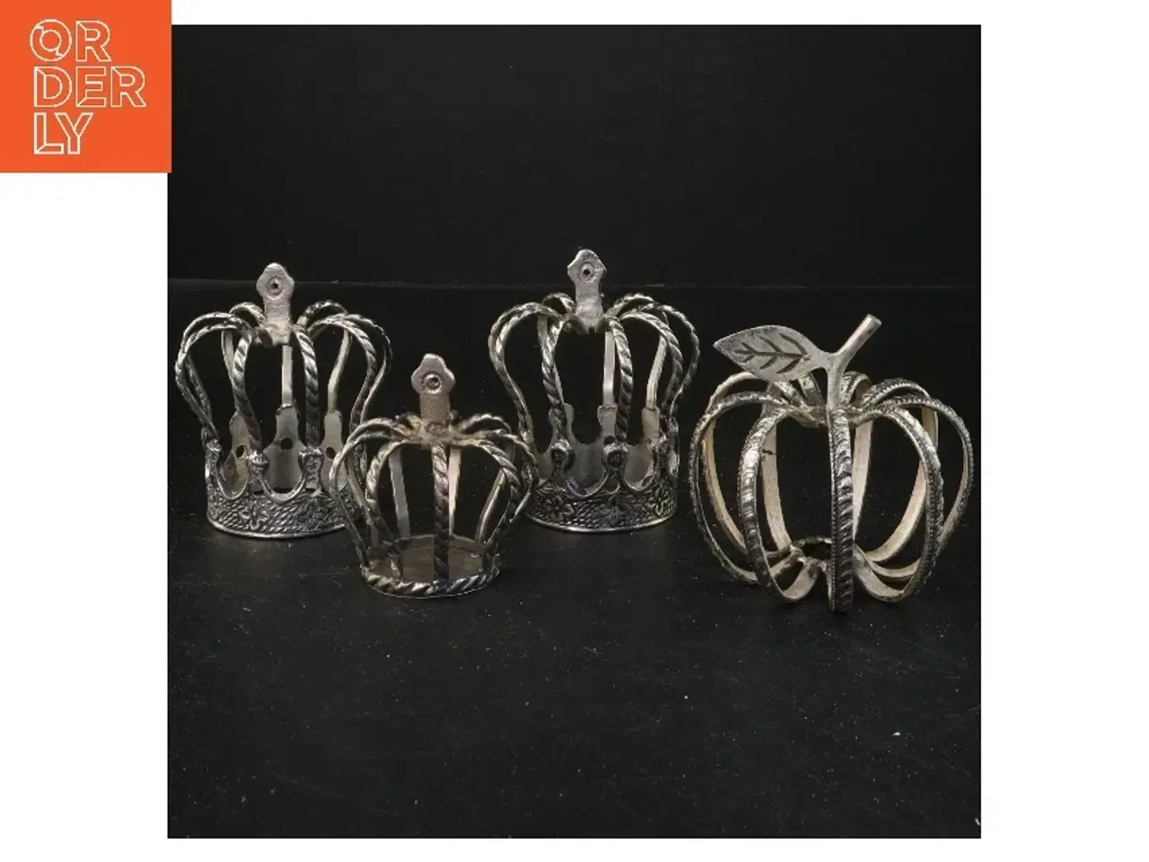 Billede 1 - Et parti dekorative kroner og æble (str. 9x9 cm)