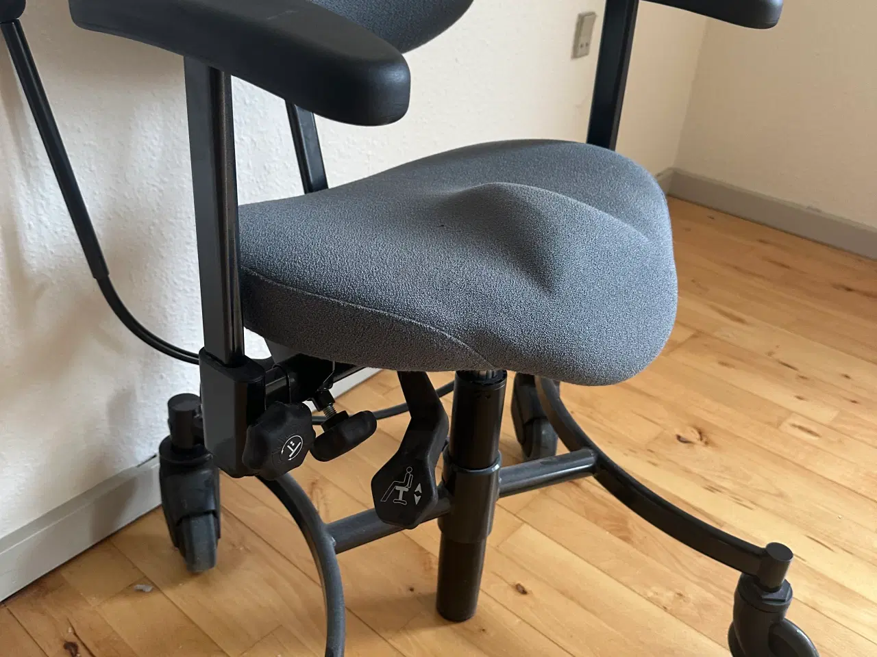 Billede 1 - VELA arbejdsstol