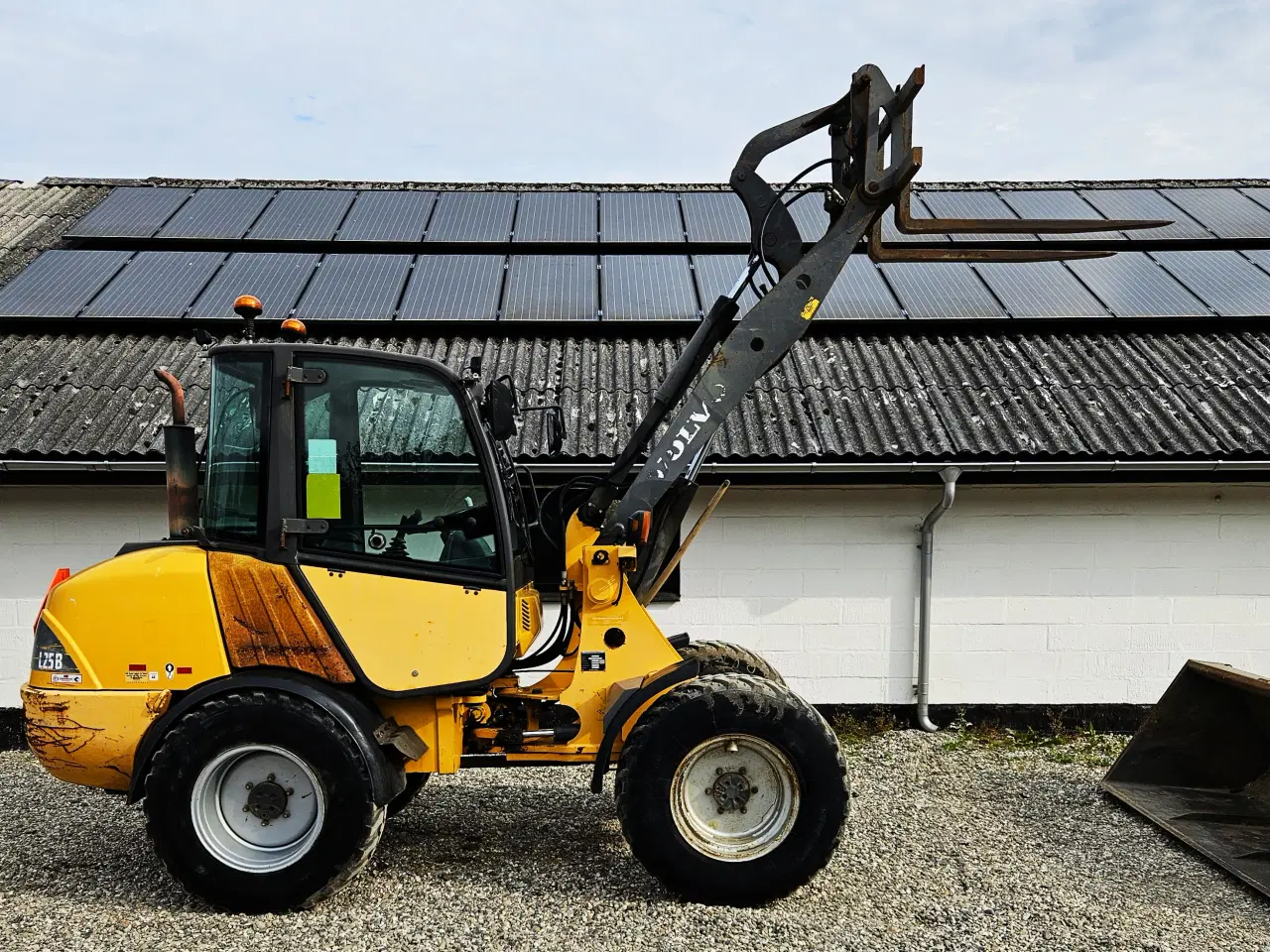 Billede 8 - Volvo L25B / årg. 2006 / 4500 timer / 2 redskaber