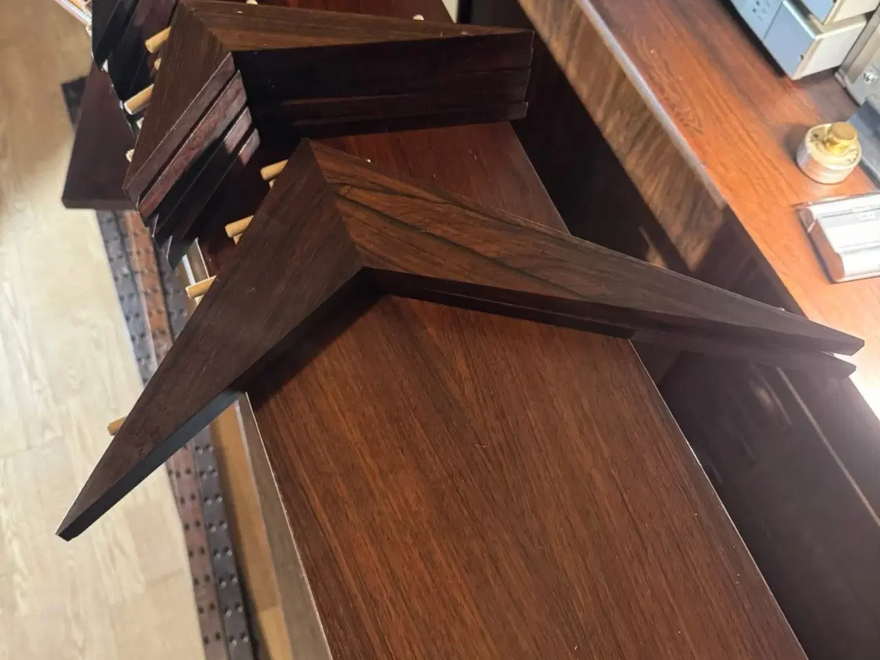 Billede 9 - Poul Cadovius ophængt palisanderreol