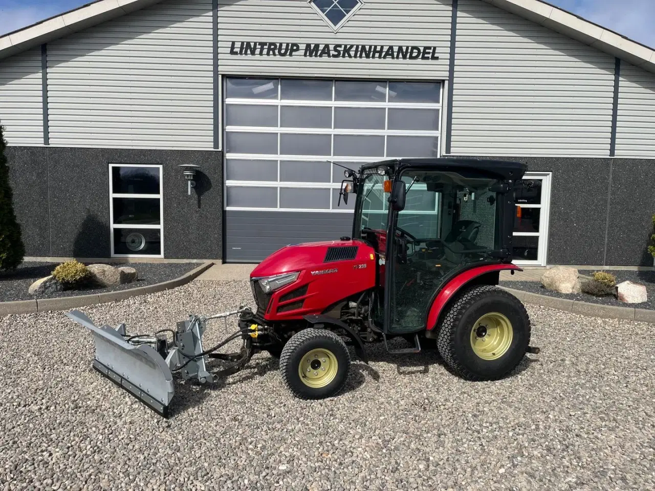 Billede 1 - Yanmar YT 235H 4WD Snow Edition med sneplov og spreder