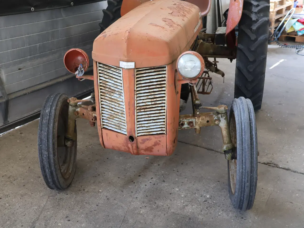 Billede 3 - Ferguson 31. 4 cylinder benzin.