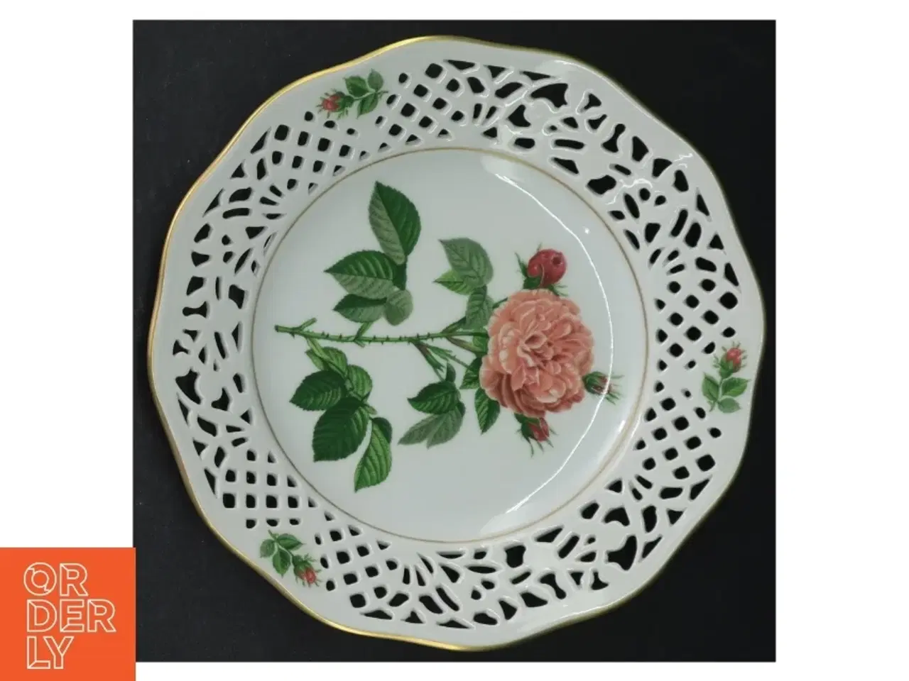 Billede 11 - Porcelænstallerkener med gennembrudt kant og rosendekoration fra Firkløveren