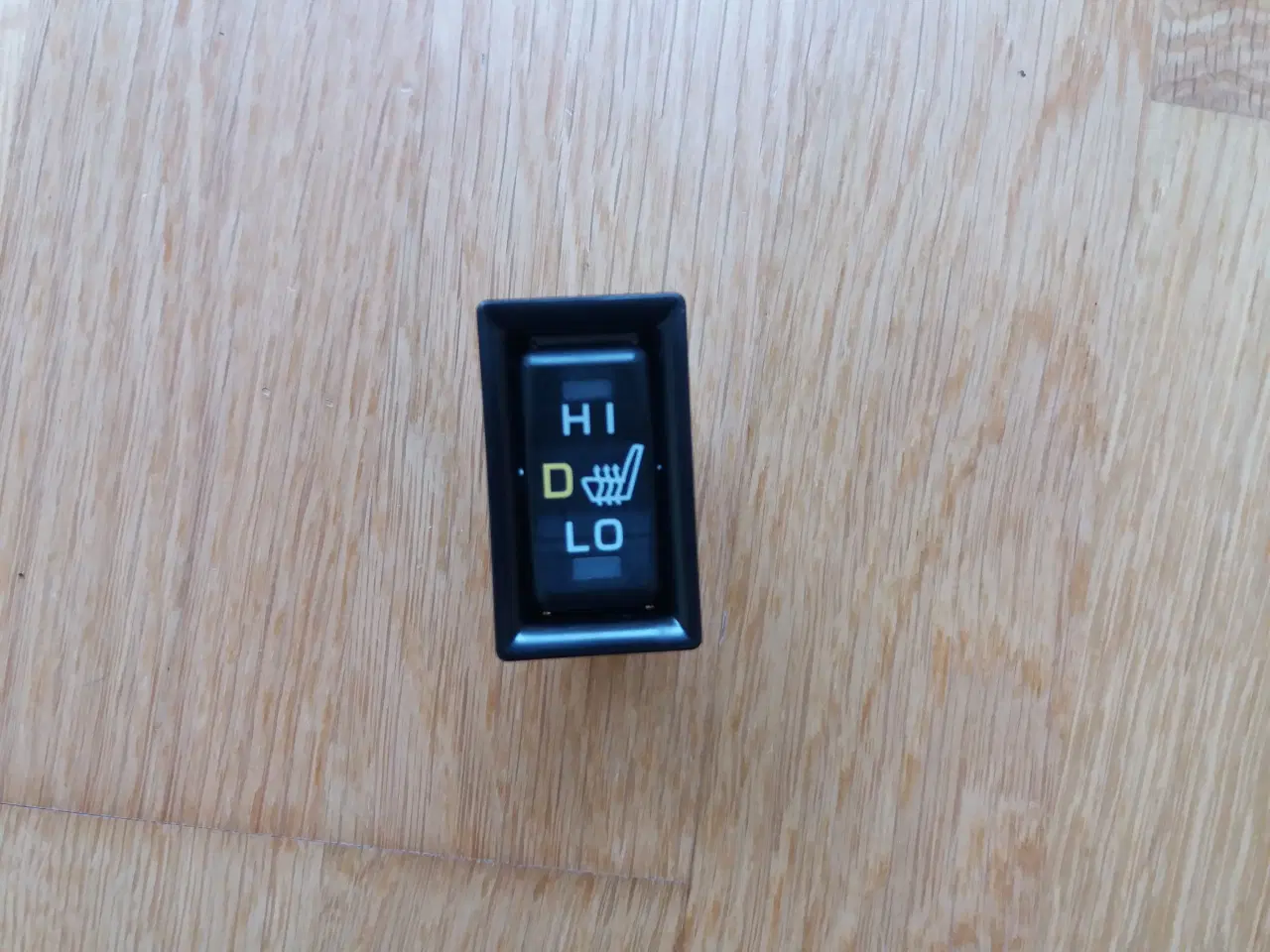 Billede 1 - Kontakt for sædevarmer Toyota Hiace