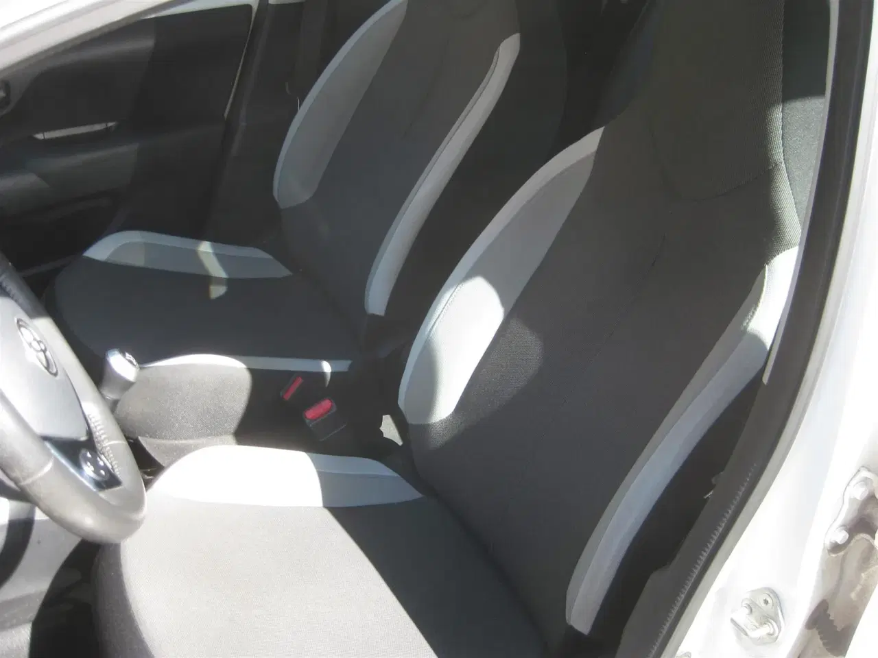 Billede 3 - Toyota Aygo 1,0 VVT-I X-play + Go-pakke + Connect 72HK 5d