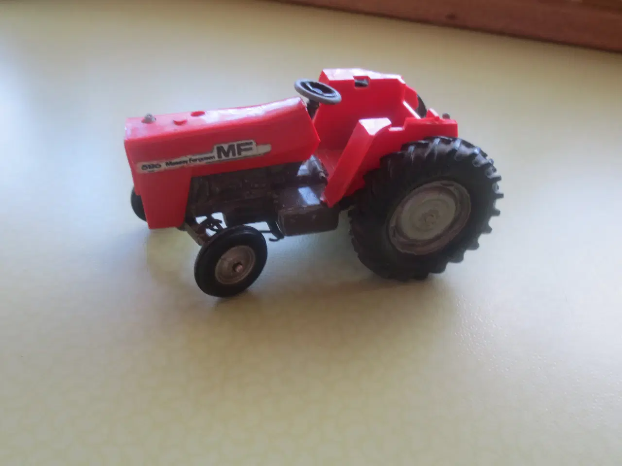Billede 5 - 3 stk Modeltraktorer Ford TW 20 Massey ferguson 59