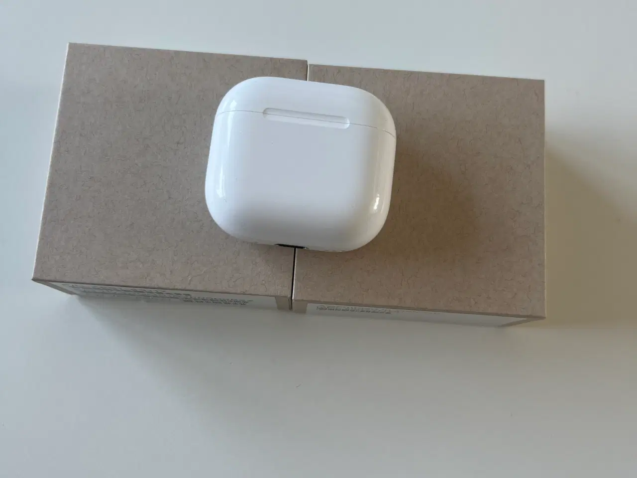 Billede 1 - Apple AirPods 4 med Active Noise Cancellation